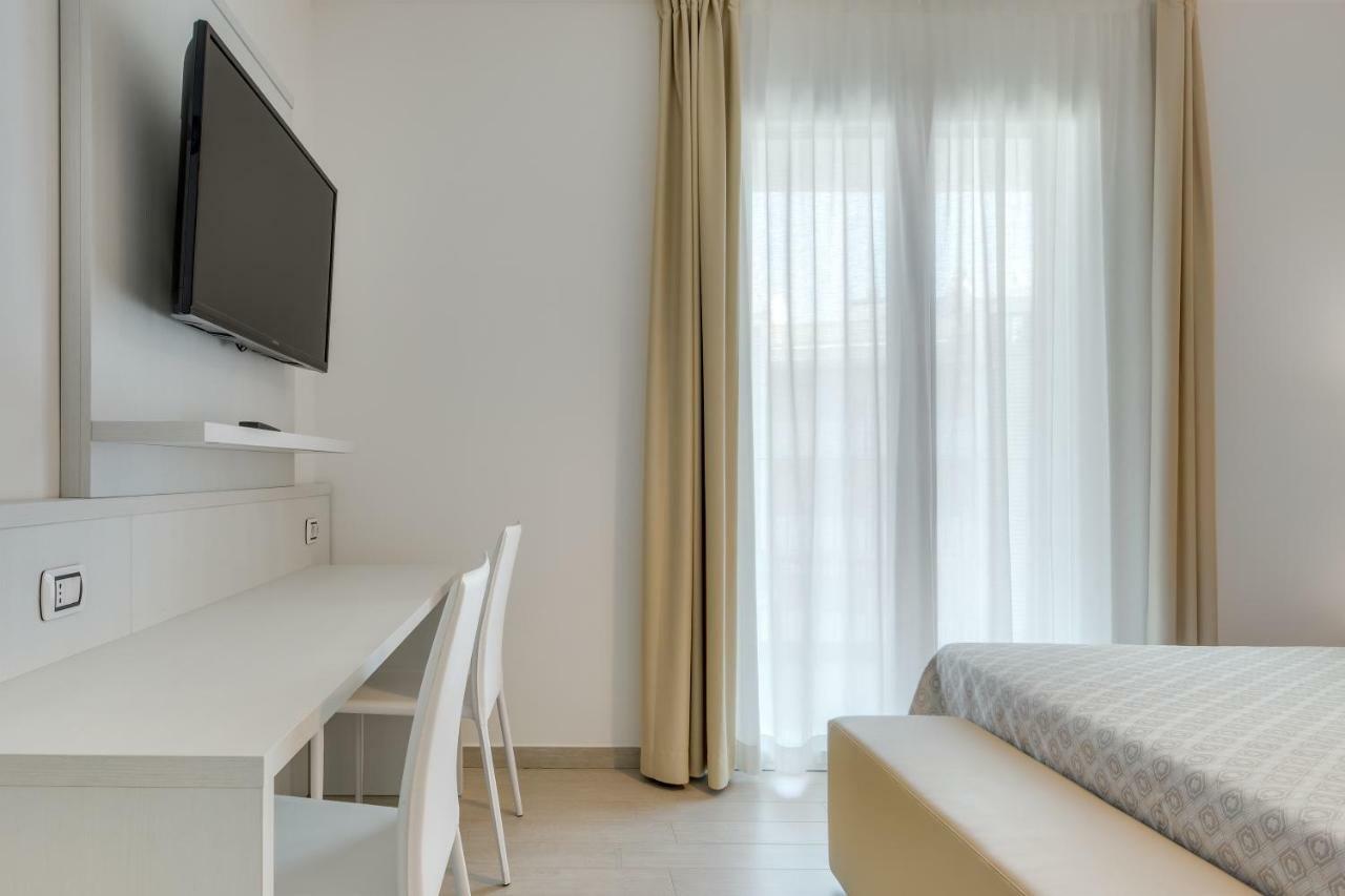 Apartaments Suites Ambassador กาออร์เล ภายนอก รูปภาพ