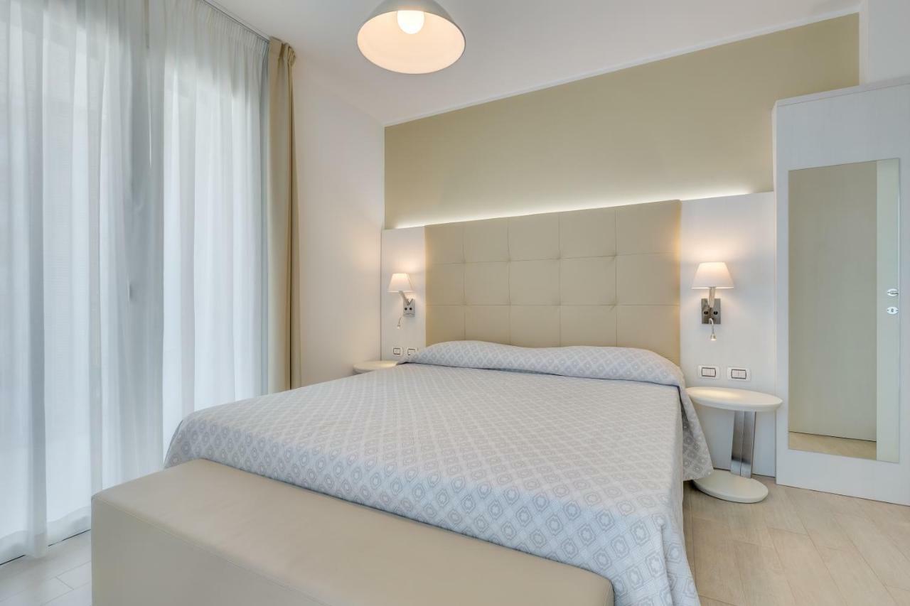 Apartaments Suites Ambassador กาออร์เล ภายนอก รูปภาพ