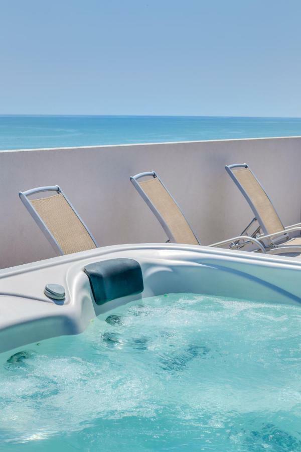 Apartaments Suites Ambassador กาออร์เล ภายนอก รูปภาพ