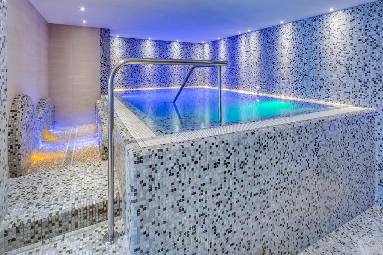 Apartaments Suites Ambassador กาออร์เล ภายนอก รูปภาพ